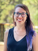 Alena Barczak headshot