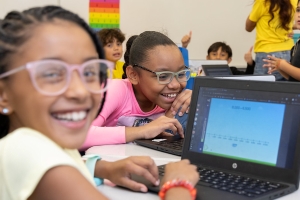 Kids with Computers Image