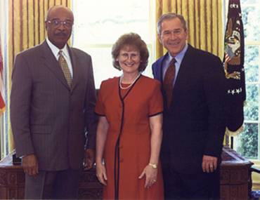 Secretary of Education Rod Paige, Joan Kniss, President George W. Bush