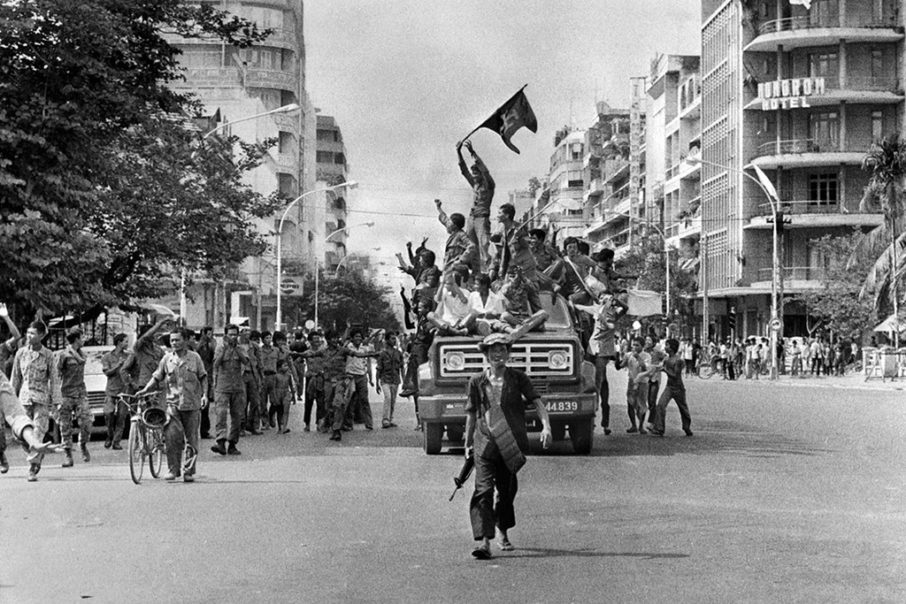 17 April 1975 - Khmer Rouge fighters celebrate as they enter Phnom Penh, the capital of Cambodia (AFP)