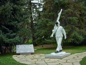 Statue of a 10th Mountain Division Soldier